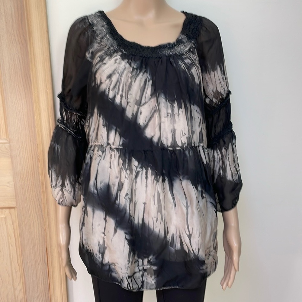 Tempo Paris 100% Silk Black/Gray Top